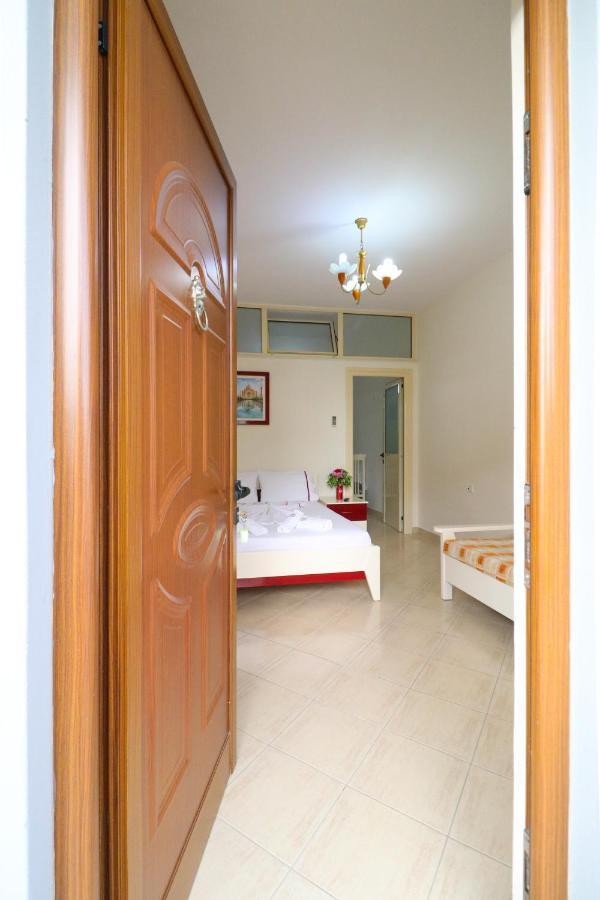 Apartments Vila Roboci Саранде Екстериор снимка